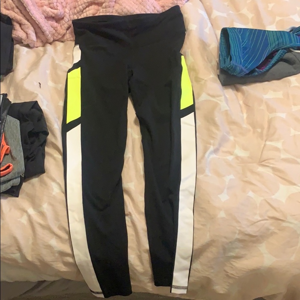 mono b leggings never worn